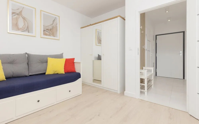 Piaseczno Modern Apartment by Renters