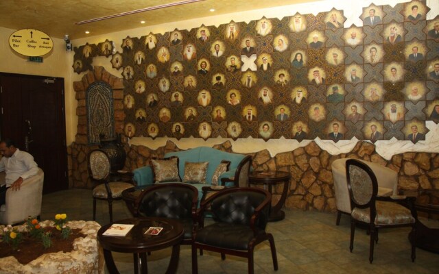 Acacia Hotel & Suites