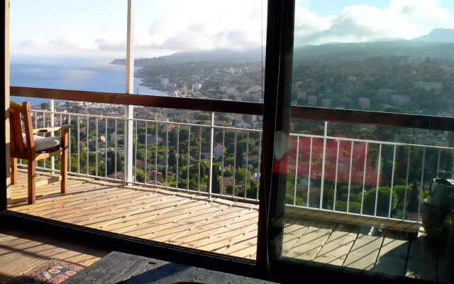 T2 à Cassis vue mer de reve