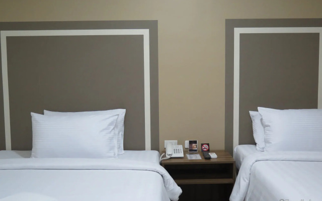 S Hotel and Residences