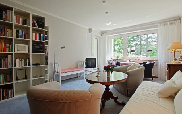 Private Apartment Moulineauxplatz