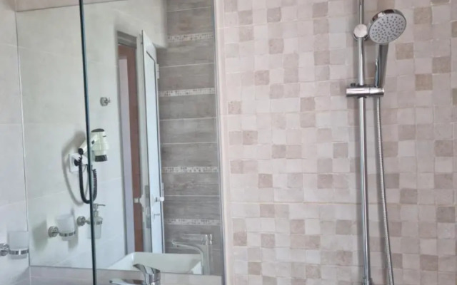 Vromos Guest House