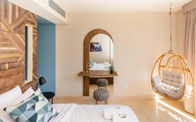 Elegant & Edgy 2 BR w Beach & Pool Mangroovy