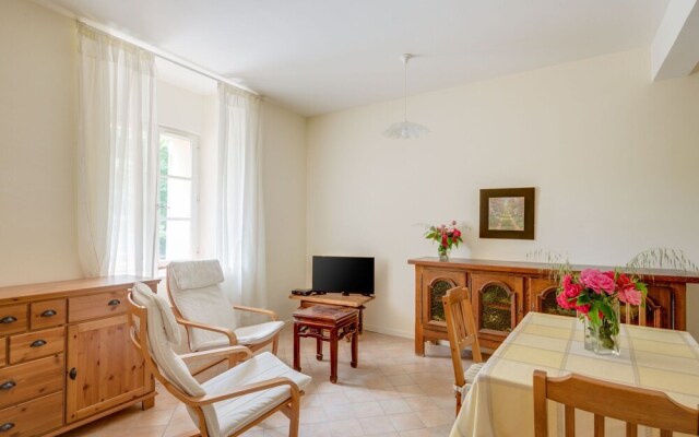 Secluded Holiday Home in Rustrel With Swimming Pool