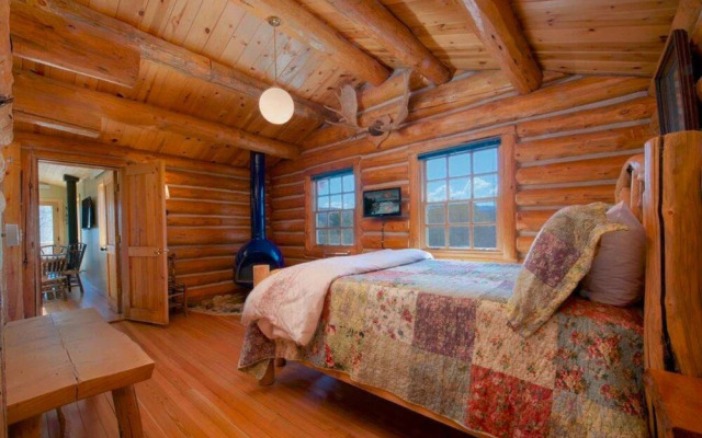 Macker's Cabin by JHRL