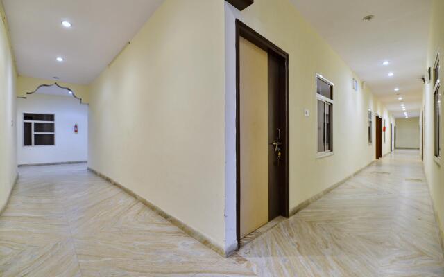 OYO 9929 Hotel Dhruv