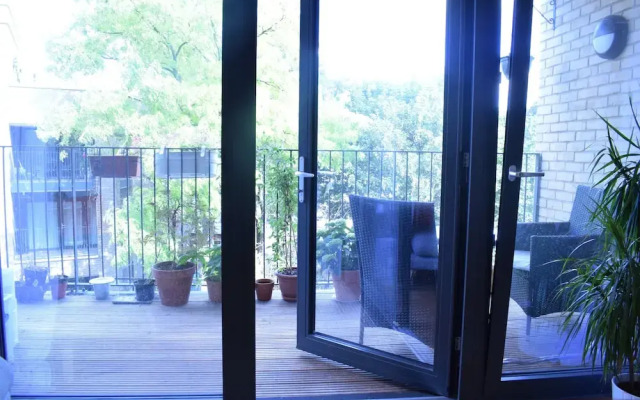Beautiful Modern Flat in Central London