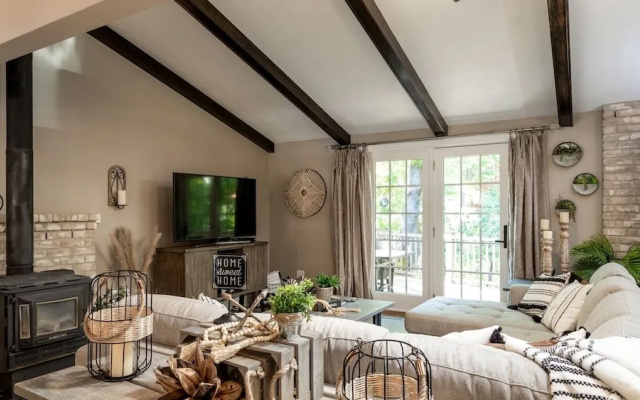 Jacksonville Creekside Inn