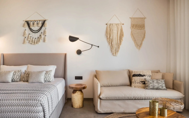 Amyth of Mykonos Super Paradise