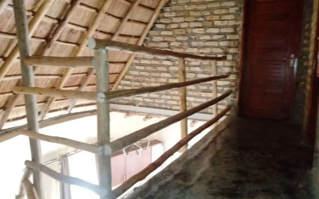 White Cat Farm Hut Inn