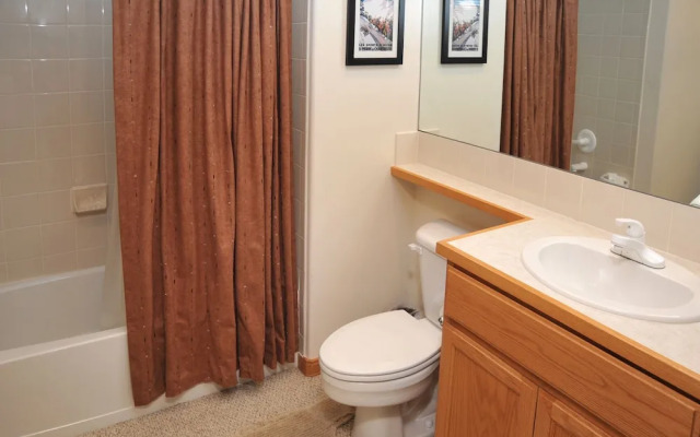 Canyon Run I-101 3 Bedroom Condo by RedAwning