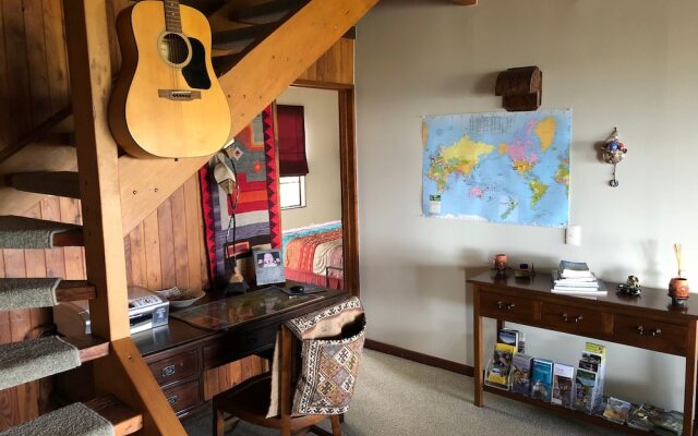 Chartre' Manor Bed & Breakfast