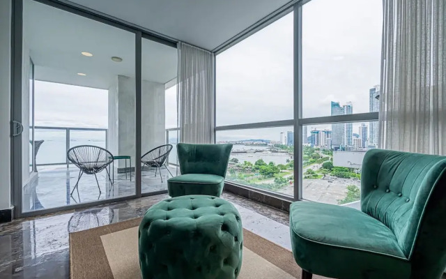 w Majestic 2BR w Perfect Balcony in YOO