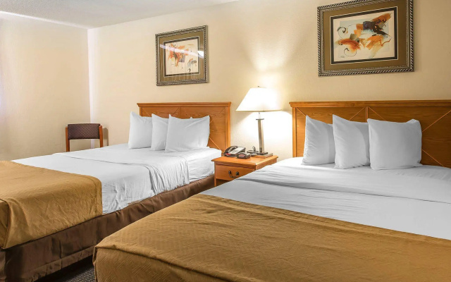 Brentwood Inn Clinton