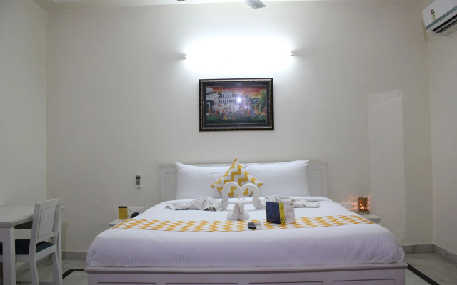 FabHotel Dior Pink City