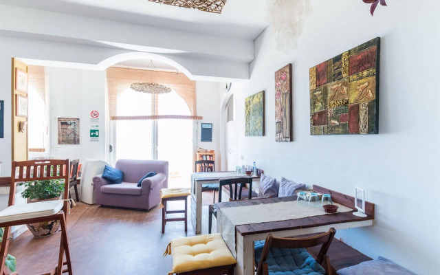 Plaza Beach Hostel