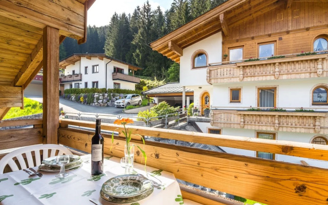 Snug Apartment in Ellmau With Balcony