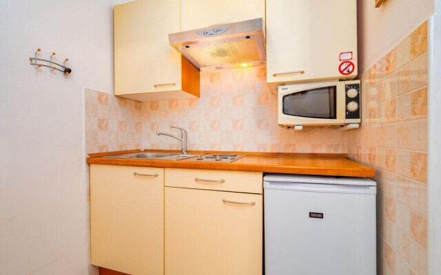 Beautiful Apartment in Barbat na Rabu With Wifi
