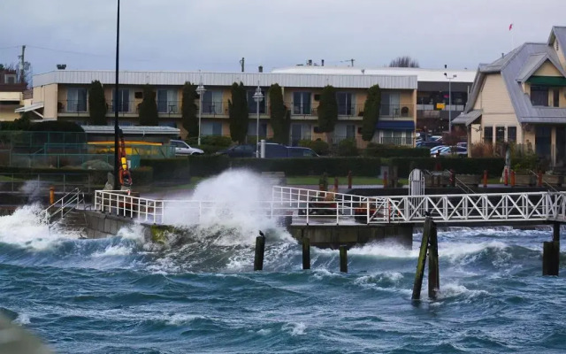 Sidney Waterfront Inn & Suites