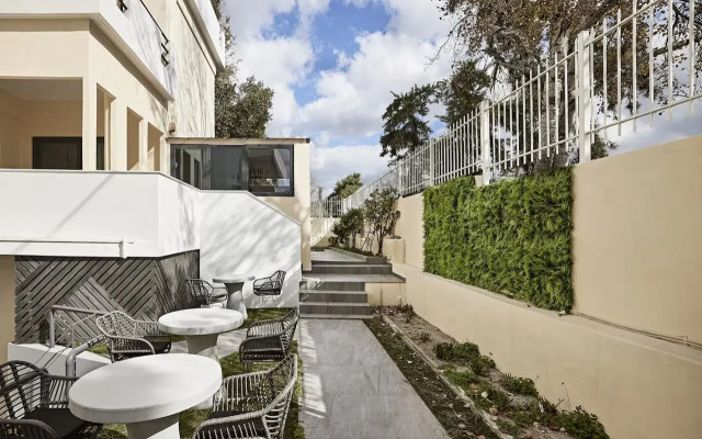 Cama Luxury Suites Glyfada