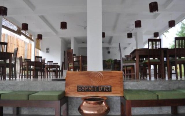 Esprit d'Ici Hotel