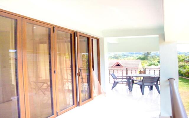 One bedroom appartement at Au cap 100 m away from the beach with enclosed garden and wifi