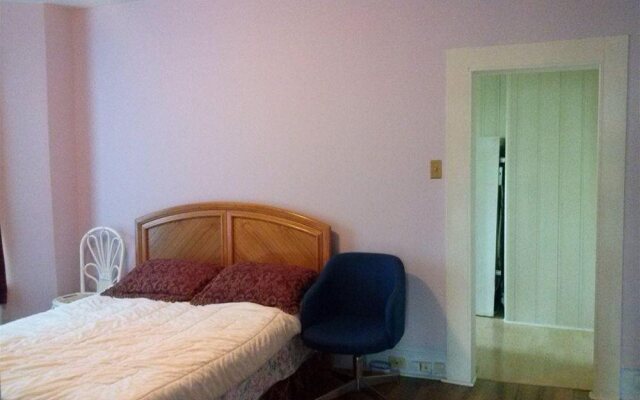 Ontario Street Economy Home