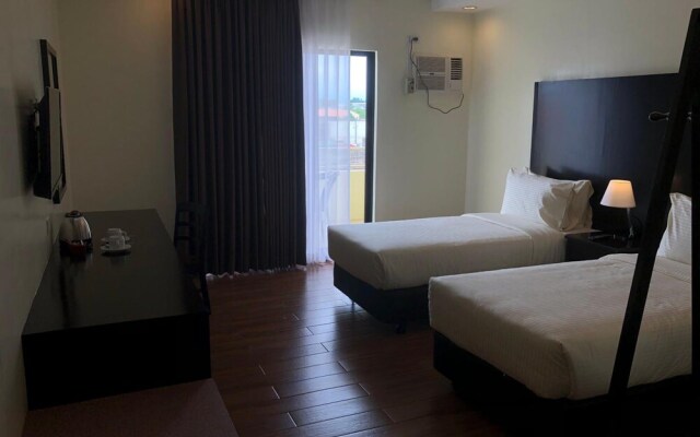 Piña Suites