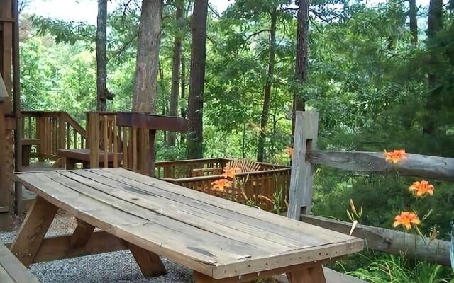 Woodhaven 1741 - Two Bedroom Cabin