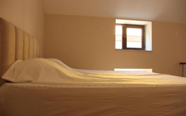 Studio Apartment Near Europe Square