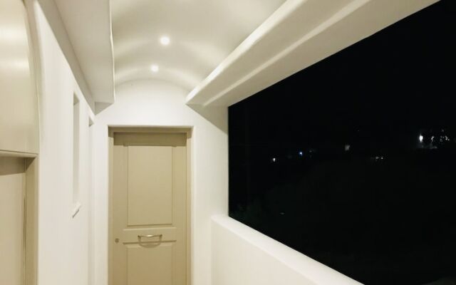 Theasis Luxury Suites