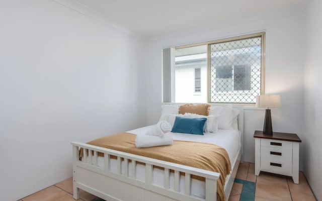 Marine Mirage - 2 Bedroom Apartment with Beachfront Vibes