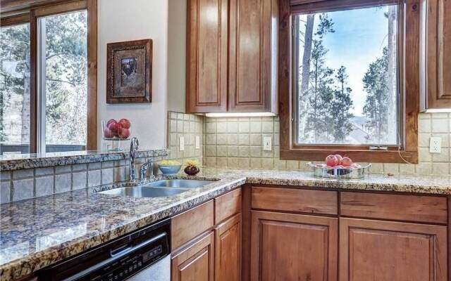 Amber Sky - Ski-In/Ski-Out by RedAwning