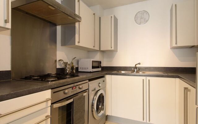 Karah Suites- Longhorn Avenue