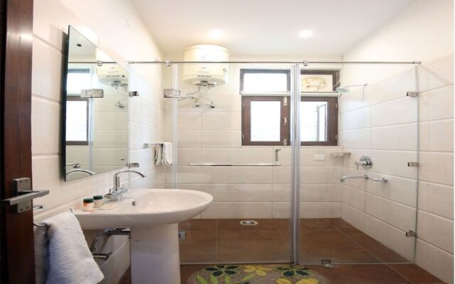 OYO 9308 Home Valley View 2 BHK Villa Near Kasauli