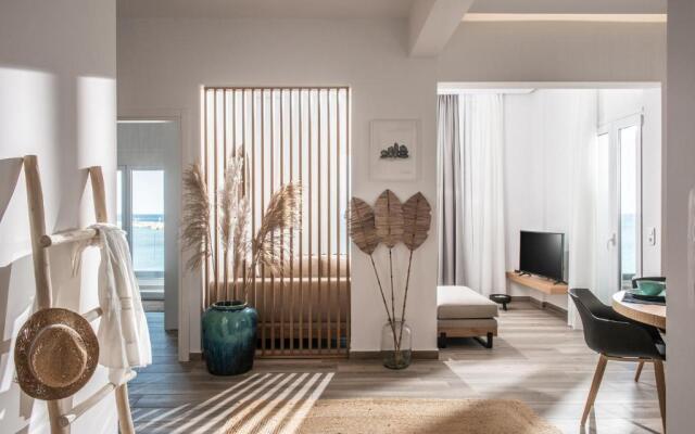 Khroma Luxury Suite 1 Beach front apartment