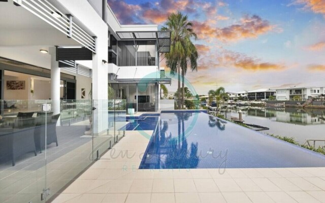 ZENLUX INFINITY - 4BR with Private Pool