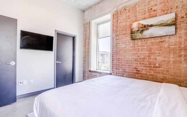 Luxury Downtown Dallas Stay by Amyfinehouse