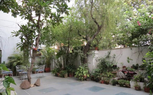 Trendy Bed and Breakfast and Service Apartments