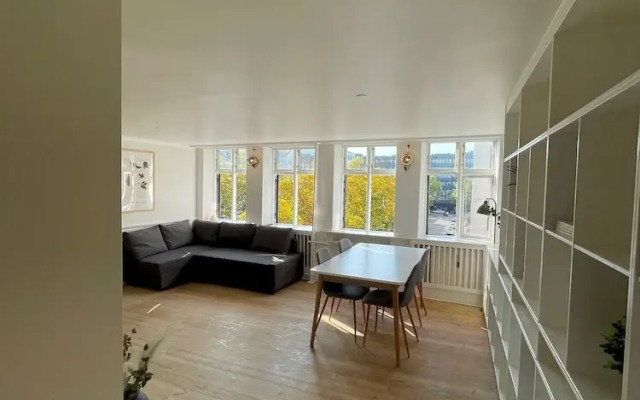 Elegant Apartment In Central