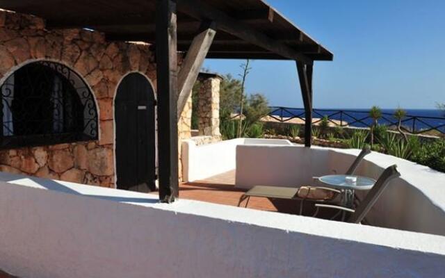 Calamadonna Club Hotel-Resort -Vista Isola dei Conigli