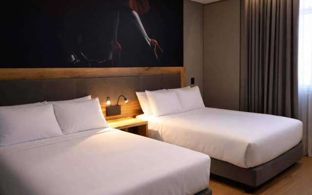 Radisson RED Funes
