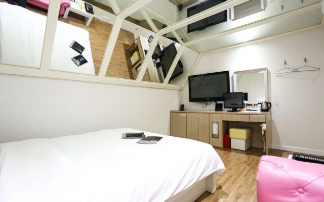 Yeongdeungpo The Moon Hotel