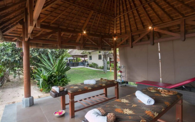 Peninsula Bay Resort