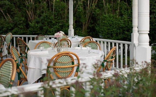 Shelter Island House