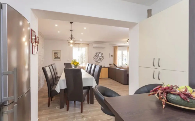 House Arija
