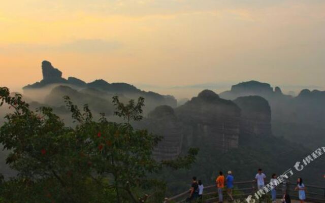 Yearning Inn (Danxia Mountain Scenic Spot)