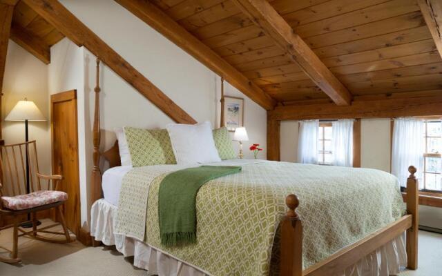 Seven Sea Street Inn