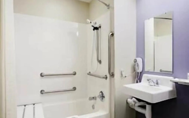 Microtel Inn And Suites Weeki Wachee/spring Hill