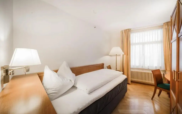 BLUME. - Baden Hotel & Restaurant